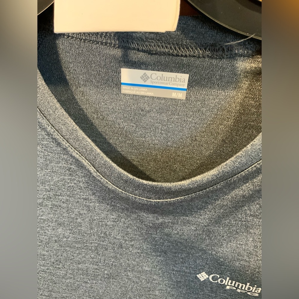 Columbia Heathered Gray Crew Neck Shirt - Picture 2 of 3